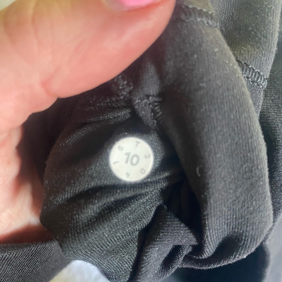 Lululemon leggings - Picture 5 of 7
